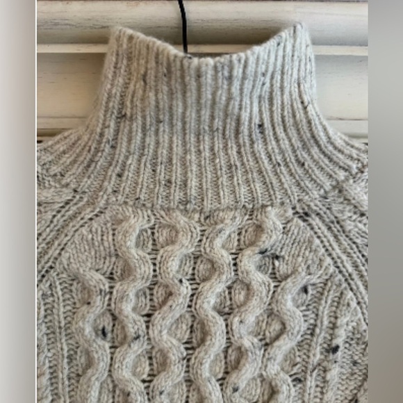 (8)MADEWELL•CableKnit•TurtleNeck•Sweater •80%wool 20%Nylon• Size Medium - Picture 5 of 9